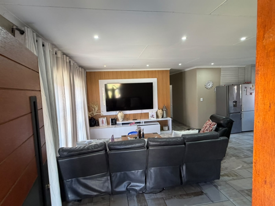 3 Bedroom Property for Sale in Waterkloof North West